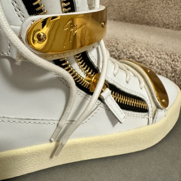 Giuseppe Zanotti Zip Detailed Double Metal High-Top Sneakers - Picture 6 of 13